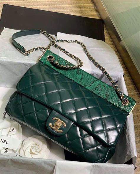 chanel handbags consignment.